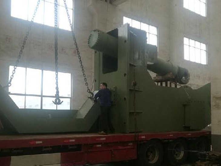 Fully automatic hydraulic tipping of 380 tons ladle